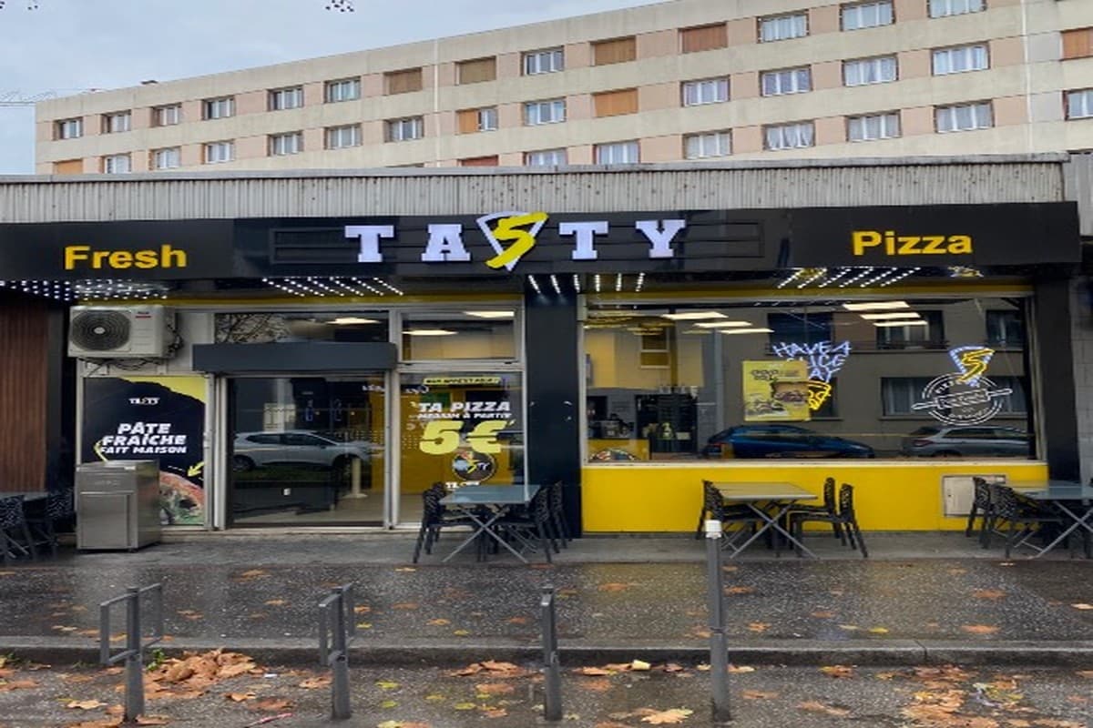 Restaurant TA5TY Pizza